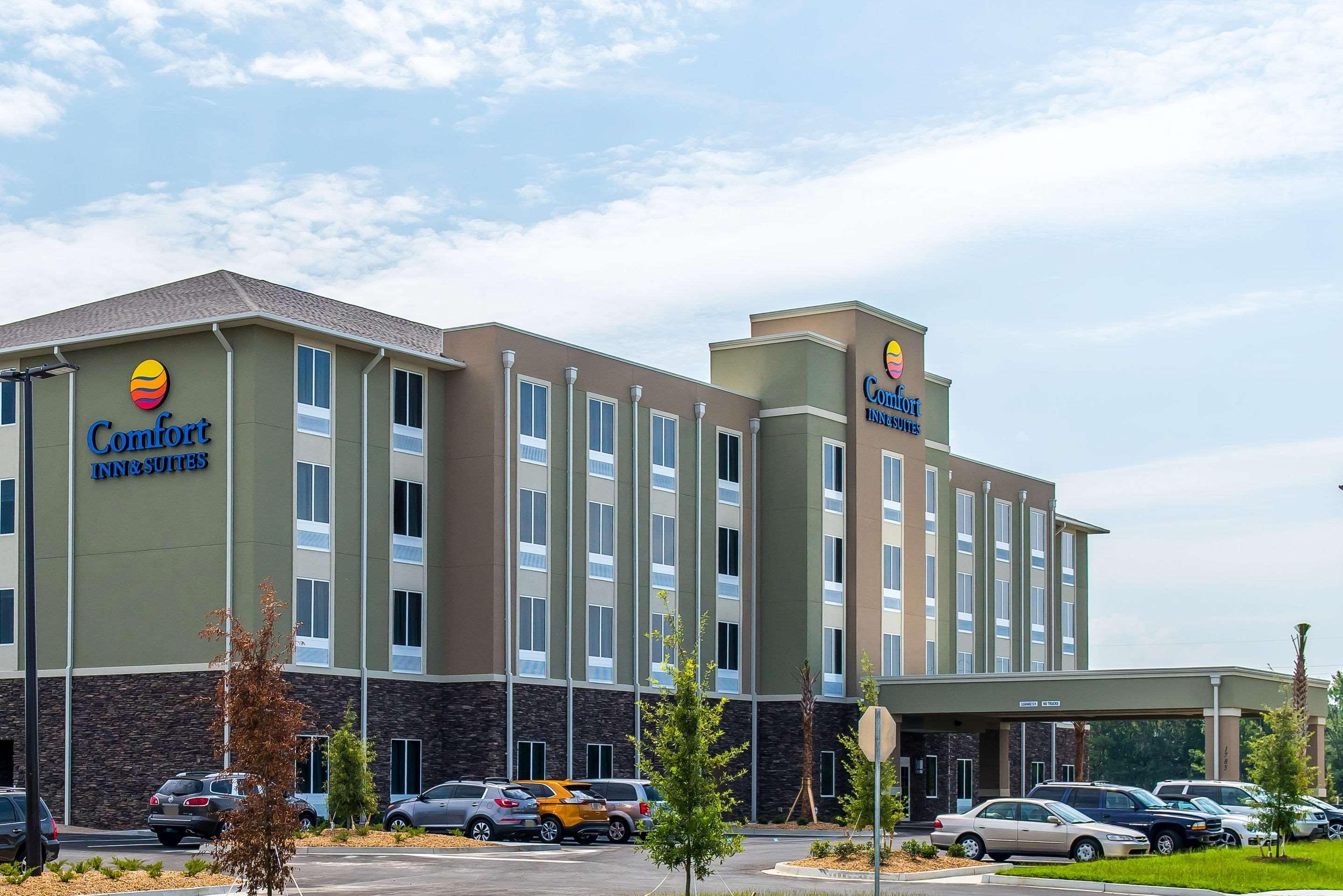 Comfort Inn & Suites Valdosta Exterior photo